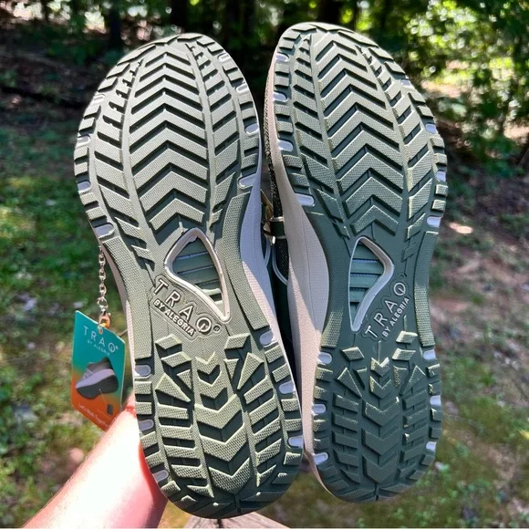 NWT TRAQ by Alegria Ayris Smart Sneaker Women’s Size 42, US Size 11.5 or 12 - Picture 12 of 13